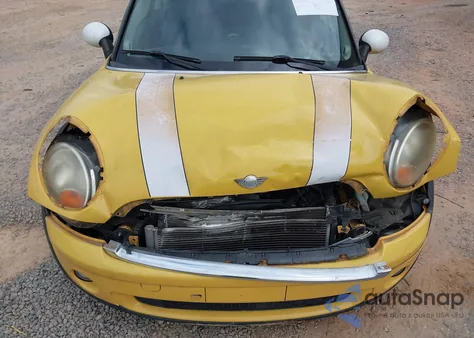 2008 Mini Cooper z USA, uszkodzony, nr VIN WMWMF33588TT62528